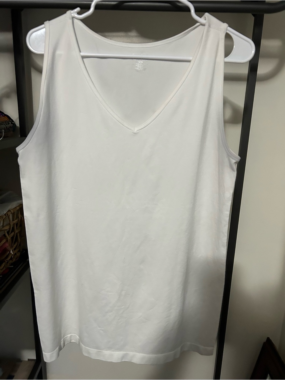 New York Laundry White V-Neck Tank Top